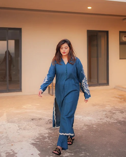 NAGHMA EMBROIDED 2PC