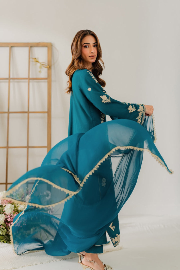 Zinc Elegance: 3-Piece Embroidered Linen Suit